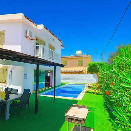 Stylish 4 Bedrooms With Private Pool - 2 Min Walking To Sandy فيلة