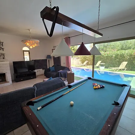 Stylish 4 Bedrooms With Private Pool - 2 Min Walking To Sandy * Paralimni