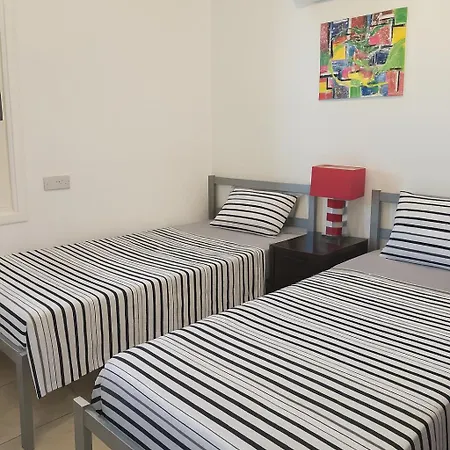 Stylish 4 Bedrooms With Private Pool - 2 Min Walking To Sandy *