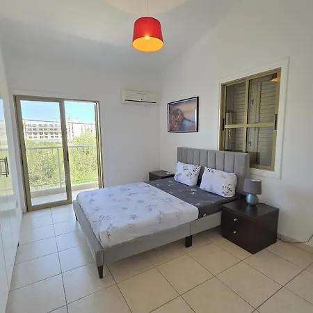Stylish 4 Bedrooms With Private Pool - 2 Min Walking To Sandy *